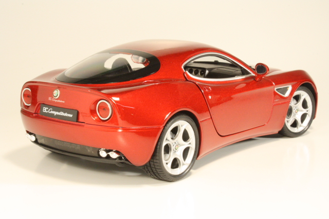 Alfa Romeo 8C Competizione 2007, punainen