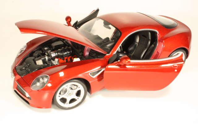 Alfa Romeo 8C Competizione 2007, punainen