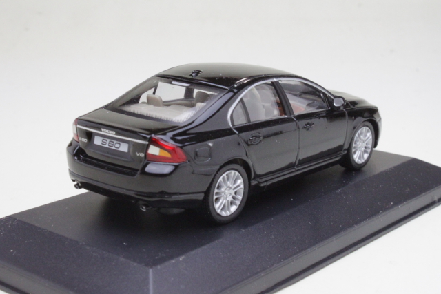 Volvo S80 2006, musta