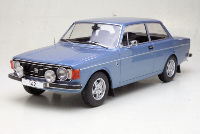 Volvo 142 1973, light blue
