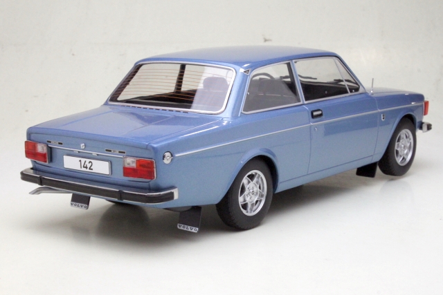 Volvo 142 1973, vaaleansininen