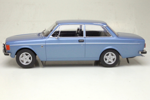 Volvo 142 1973, vaaleansininen