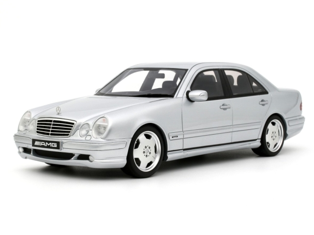 Mercedes E55 AMG (w210) 2001, hopea