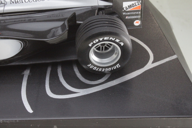 McLaren MP4/13, F1 1998, M.Häkkinen, no.8 "SIGNED"