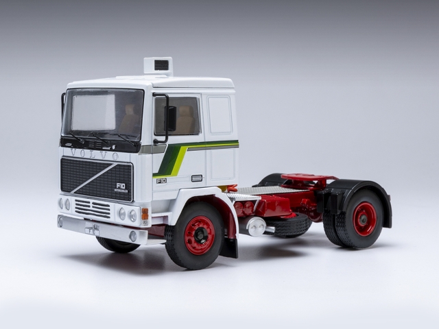 Volvo F10 1983, white/green