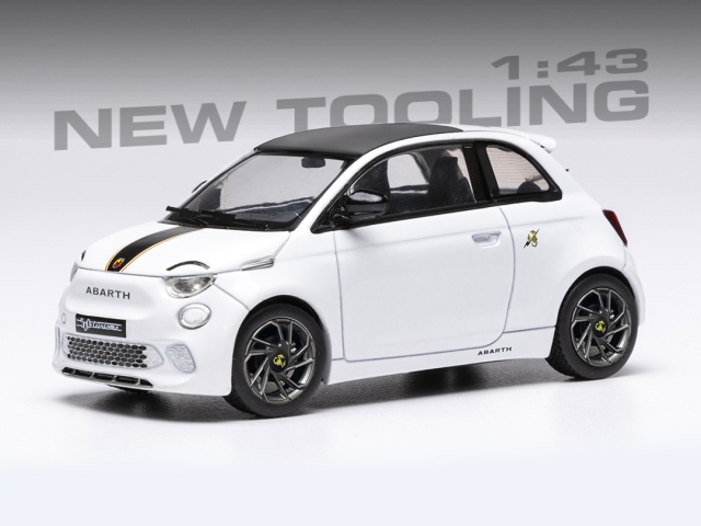 Fiat 500e Abarth 2024, valkoinen