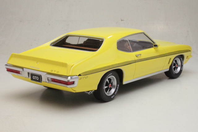 Pontiac LeMans GTO 1972, keltainen
