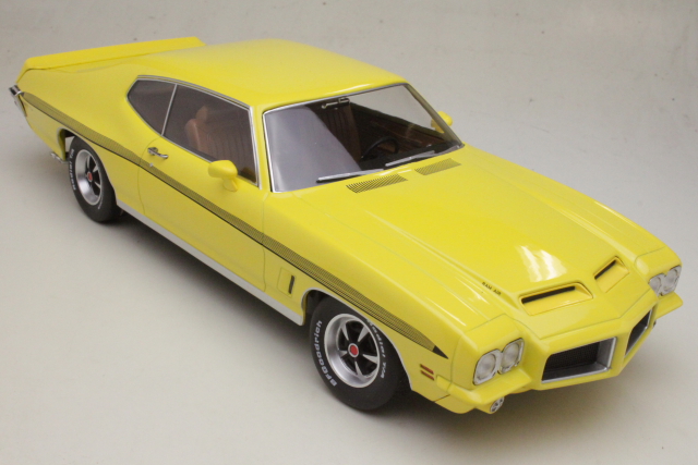 Pontiac LeMans GTO 1972, keltainen