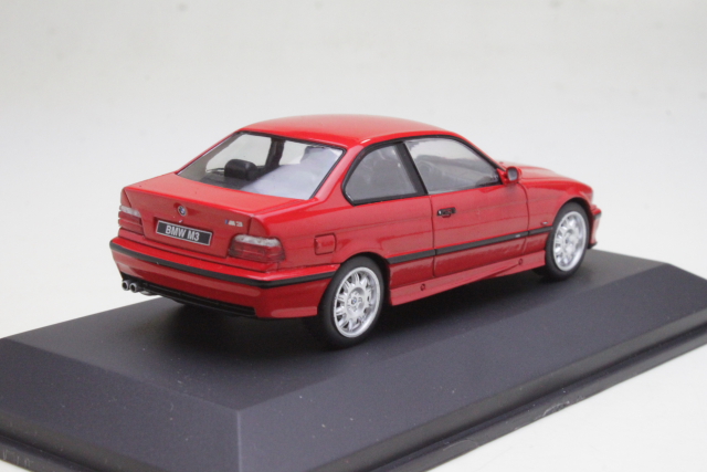 BMW M3 (e36) Coupe 1999, punainen