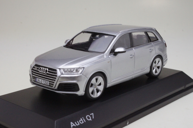 Audi Q7 SUV 2015, hopea