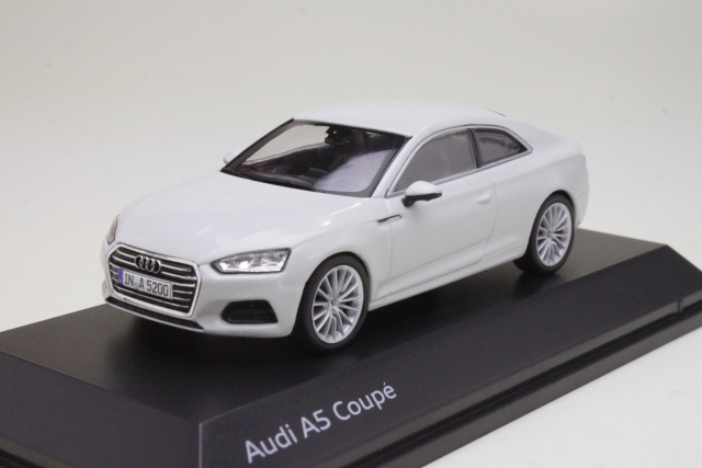 Audi A5 Coupe 2017, valkoinen