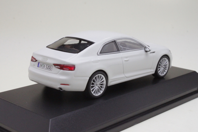 Audi A5 Coupe 2017, valkoinen