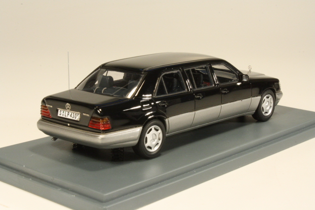 Mercedes E250 Diesel (w124) Lang 1990, musta