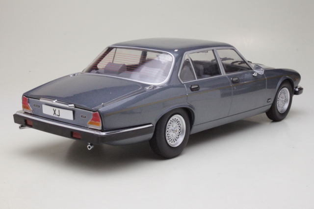 Jaguar XJ Series III 1979, harmaa