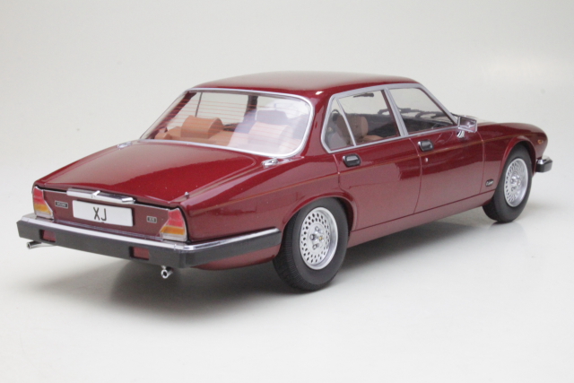Jaguar XJ Series III 1979, tummanpunainen
