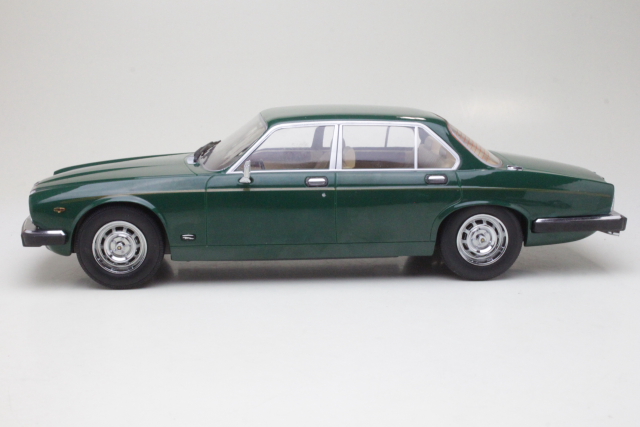 Jaguar XJ Series III 1979, tummanvihreä