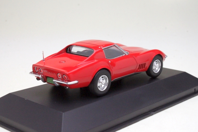 Chevrolet Corvette C3 1968, punainen