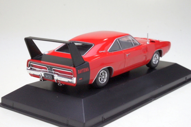 Dodge Charger Daytona 1969, punainen/musta