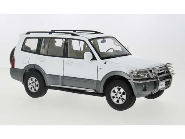 Mitsubishi Pajero V73, valkoinen