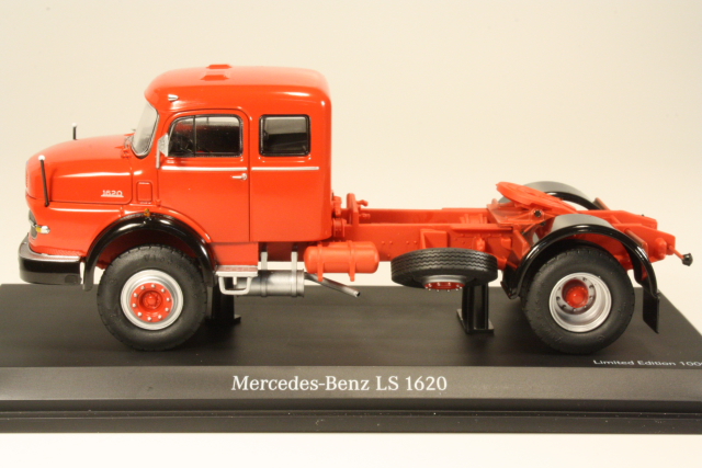Mercedes LS1620 rekan vetäjä, punainen