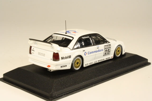 Opel Omega 3000 24V "Commodore", DTM 1991, K.Niedzwiedz, no.25 - Sulje napsauttamalla kuva