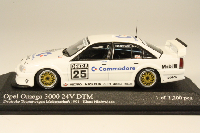 Opel Omega 3000 24V "Commodore", DTM 1991, K.Niedzwiedz, no.25 - Sulje napsauttamalla kuva