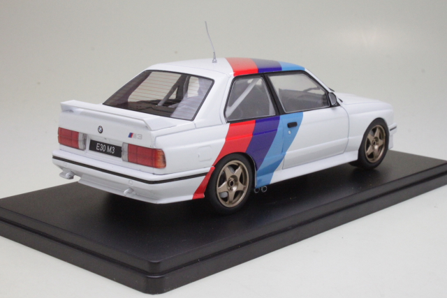 BMW M3 (e30) 1989, white