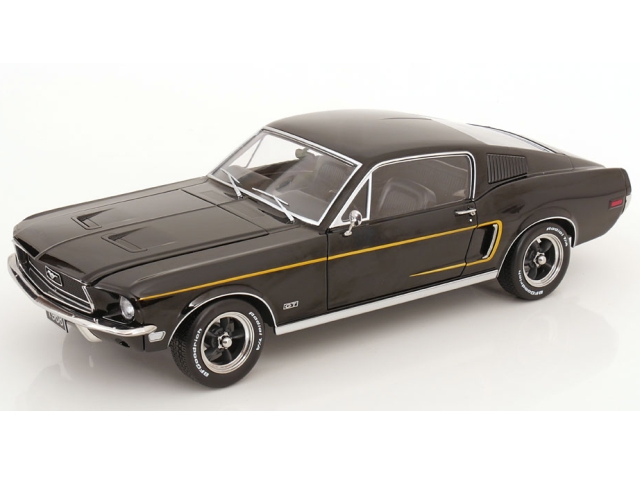 Ford Mustang GT Fastback 1968, musta