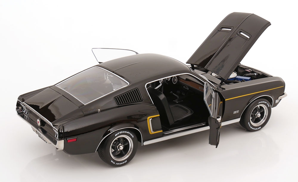 Ford Mustang GT Fastback 1968, musta