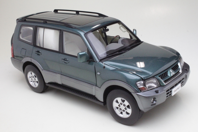 Mitsubishi Pajero V73, green