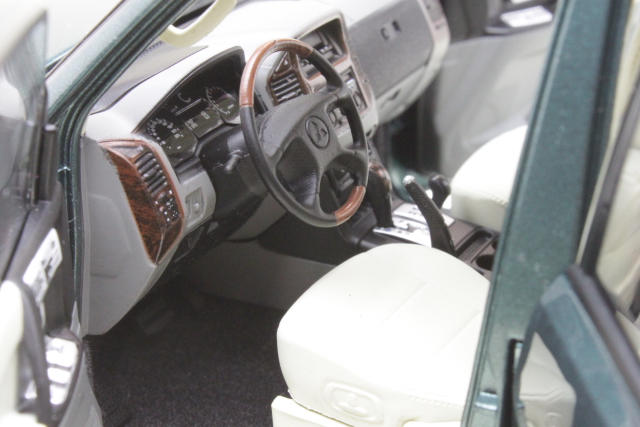 Mitsubishi Pajero V73, green