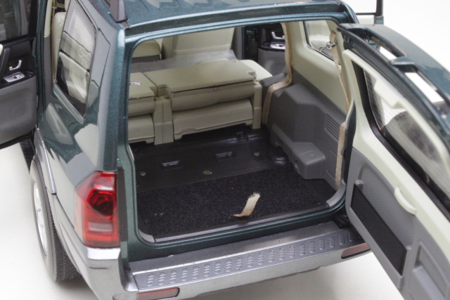 Mitsubishi Pajero V73, green