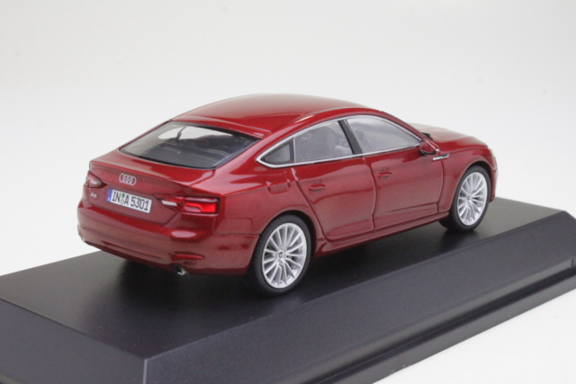 Audi A5 Sportback 2017, punainen