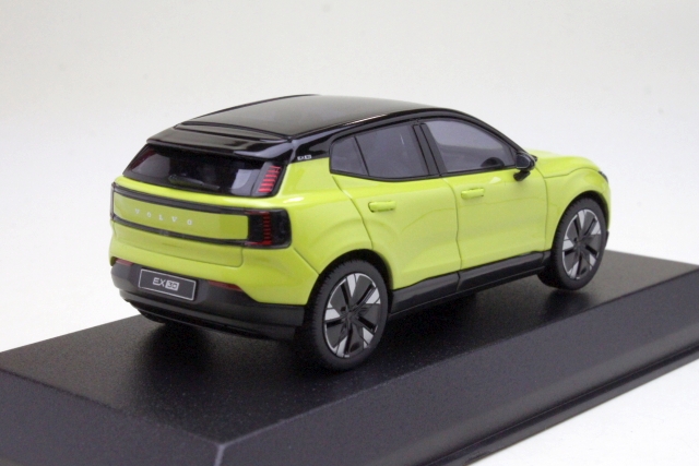 Volvo EX30 2024, yellow