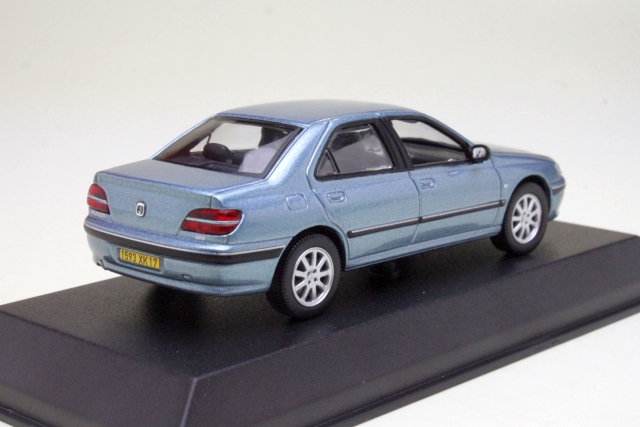 Peugeot 406 2002, light blue