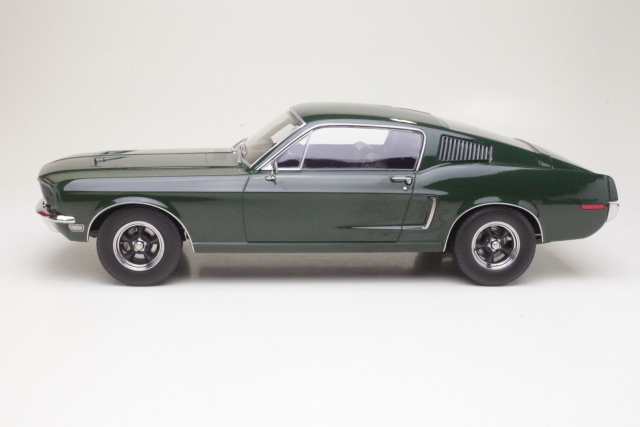 Ford Mustang GT Fastback 1968, vihreä "Bullitt"
