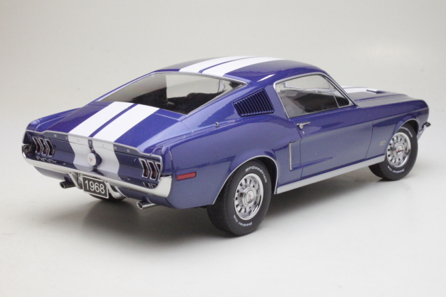 Ford Mustang GT Fastback 1968, sininen/valkoinen
