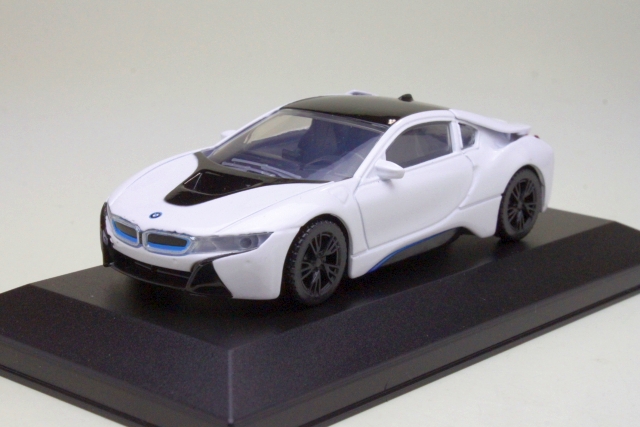 BMW i8 2015, valkoinen