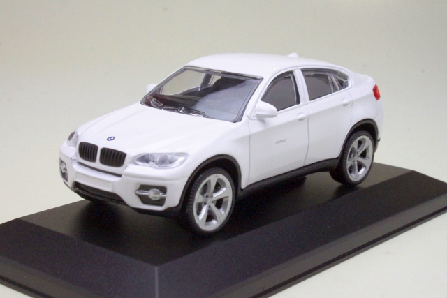 BMW X6 2018, valkoinen