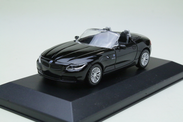 BMW Z4 2018, ¨musta