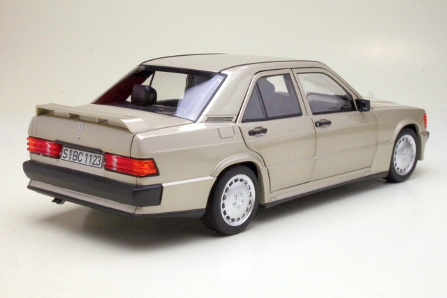 Mercedes 190E 2.3-16 1984, hopea