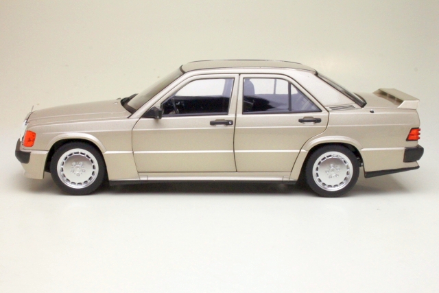 Mercedes 190E 2.3-16 1984, hopea