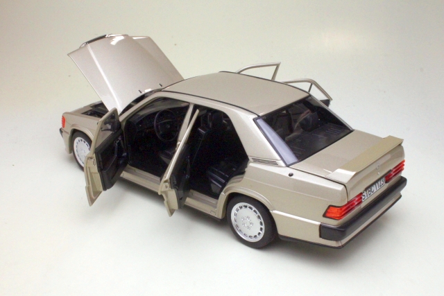 Mercedes 190E 2.3-16 1984, hopea