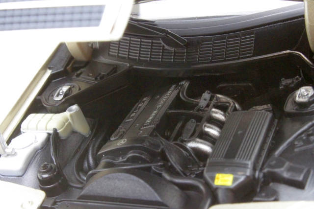 Mercedes 190E 2.3-16 1984, hopea