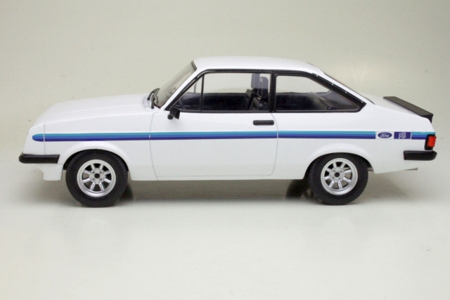 Ford Escort Mk2 RS2000 1977, valkoinen
