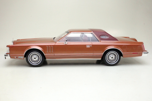 Lincoln Continental Mark V 1978, ruskea