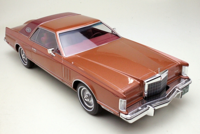 Lincoln Continental Mark V 1978, ruskea