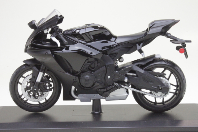 Yamaha YZF-R1 2021, black