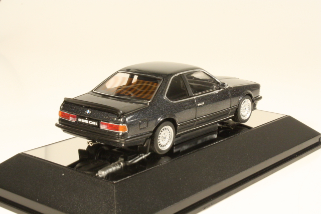 BMW 635CSi, black