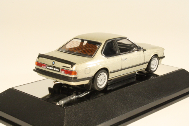 BMW 635CSi, pronssi